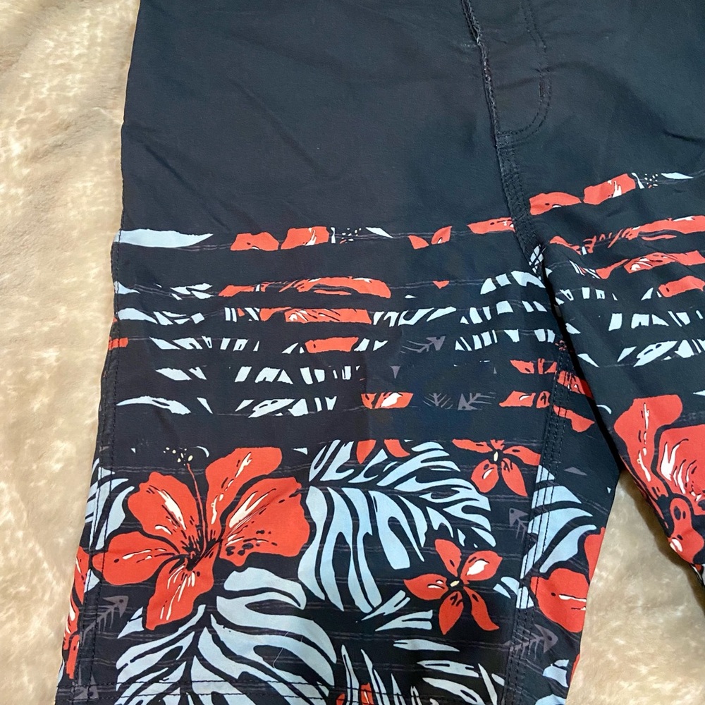 Salty Crew Boys Size 26 Board Shorts - Picture 5 of 6
